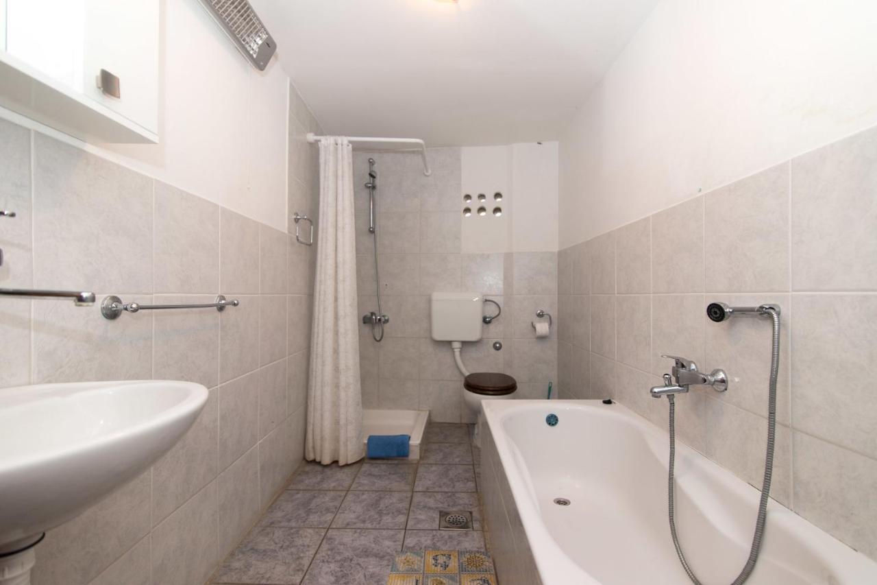 Apartments Jaksa Vis Zewnętrze zdjęcie